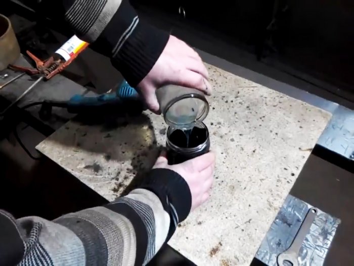 Как сделать водоотталкивающую краску для металла бетона дерева и даже пластика