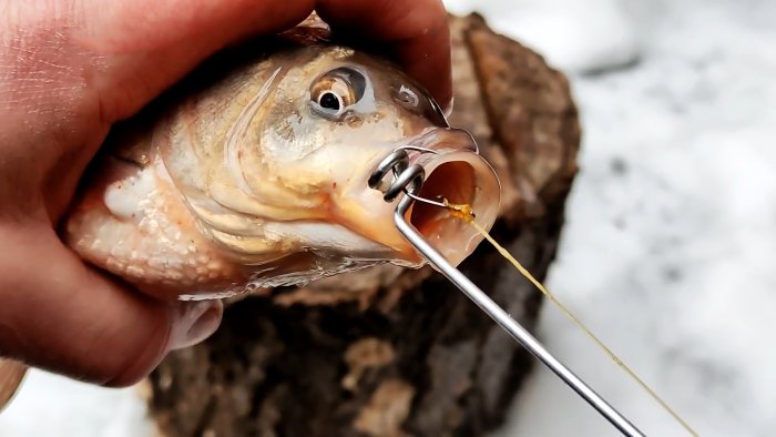 Как сделать инструмент для извлечения крючка из рыбы