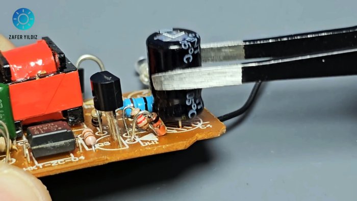 Полезное измерительное устройство из старой зарядки