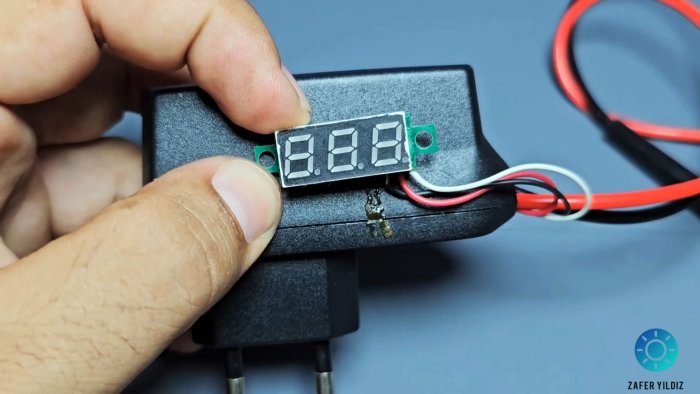 Полезное измерительное устройство из старой зарядки
