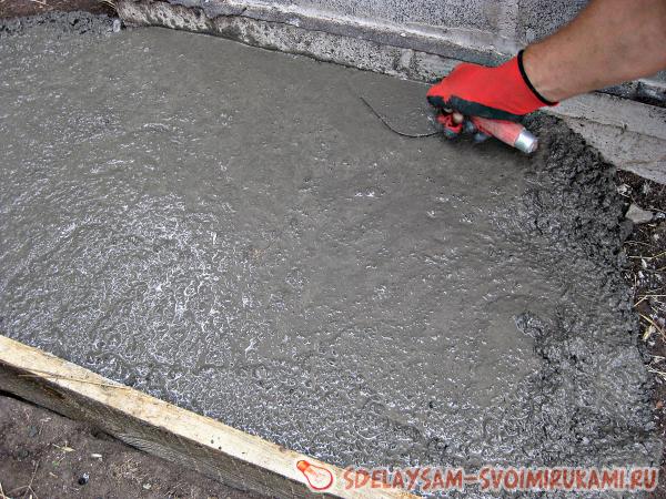 как приготовить цементный раствор для отмостки