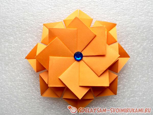 Модульный цветок оригами