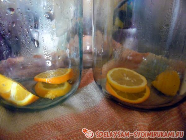 Сок березовый с лимоном на 3 литровую. Березовый сок с апельсином и лимоном. Домашний лимонад из березового сока. Консервированный березовый сок с апельсином. Берёзовый сок с леденцами на зиму.