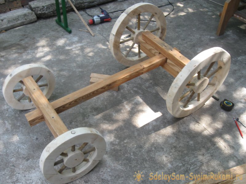 Изготовление деревянной брички