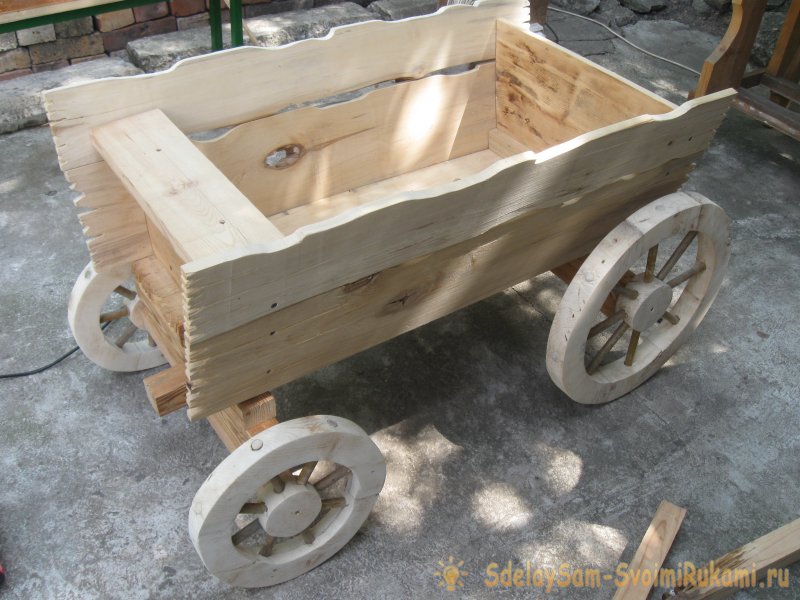 Изготовление деревянной брички