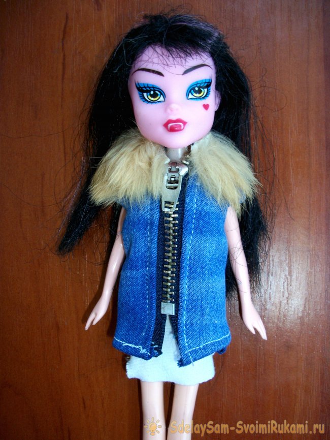 Одежда для куклы из старых джинсов