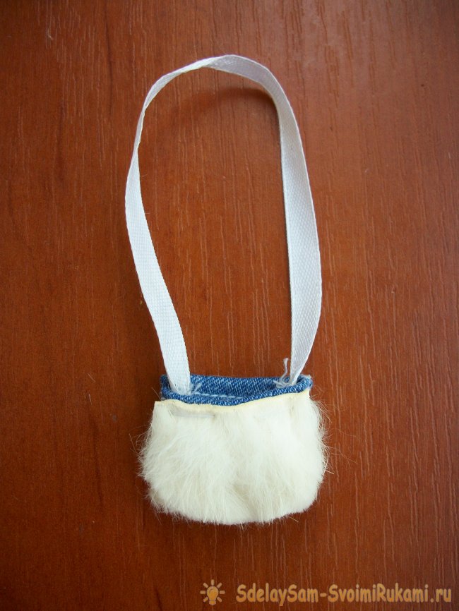 Одежда для куклы из старых джинсов