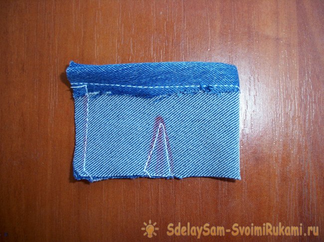 Одежда для куклы из старых джинсов