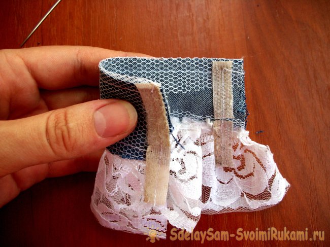 Одежда для куклы из старых джинсов