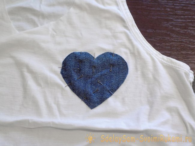 Декорируем белую майку своими руками