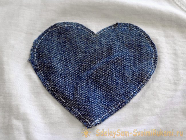 Декорируем белую майку своими руками