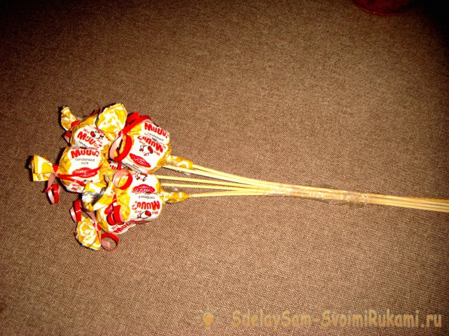 Астры из креповой бумаги