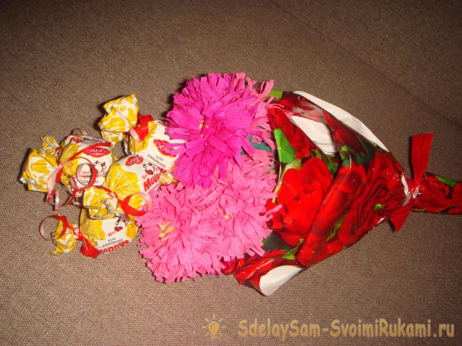 Астры из креповой бумаги