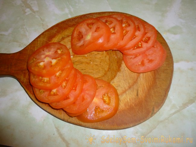 Куриное филе с помидорами и сыром