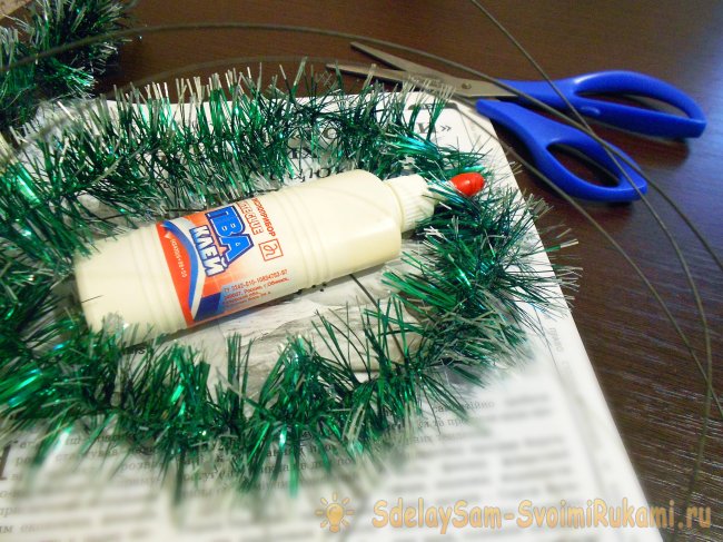 Елочка из офисной бумаги своими руками