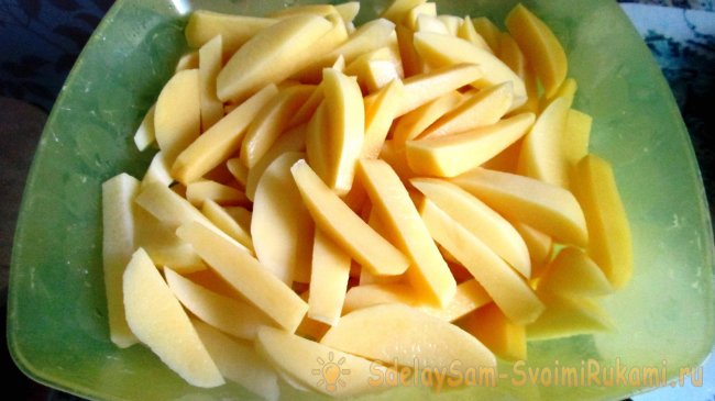 Картошка фри в бумажном конверте