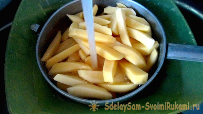 Картошка фри в бумажном конверте