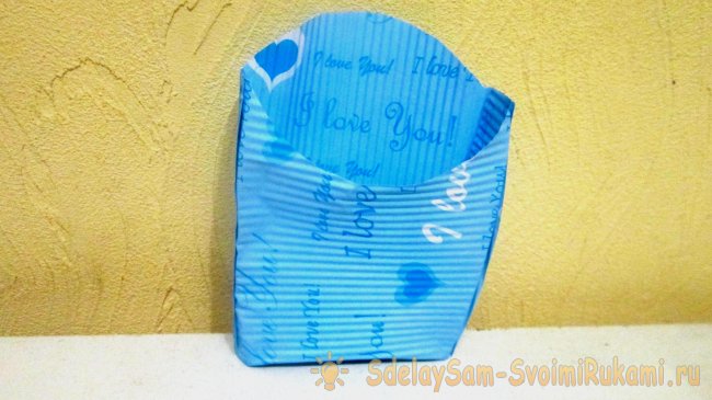 Картошка фри в бумажном конверте