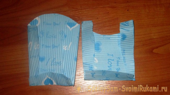 Картошка фри в бумажном конверте