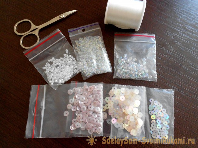 Вышивка на брюках бисером и пайетками