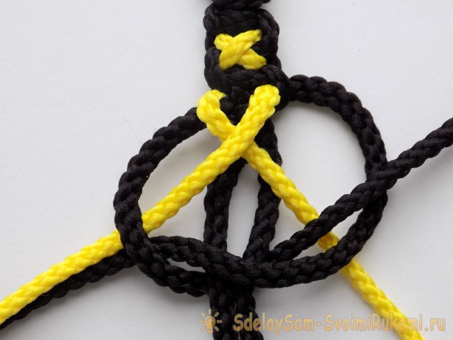 Как сплести браслет Икс из шнуров