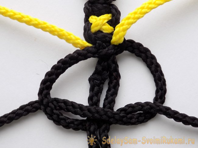 Как сплести браслет Икс из шнуров