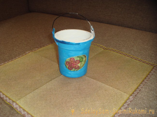 Ведерко с плодами