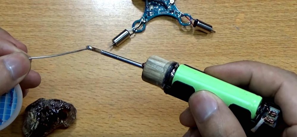 Как сделать паяльник из карандаша и батарейки: мастер-класс