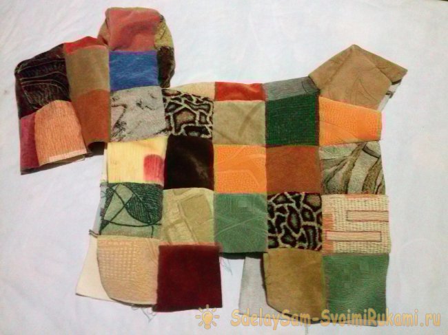 Собака в технике лоскутного шитья