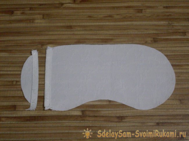 Шьём маску для сна с использованием атласных лент