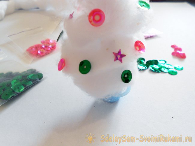 Миниатюрная елочка из ваты