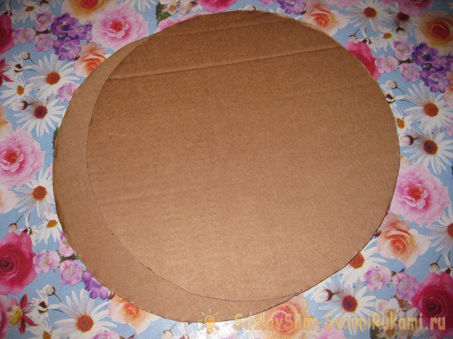 Подарочный торт из памперсов