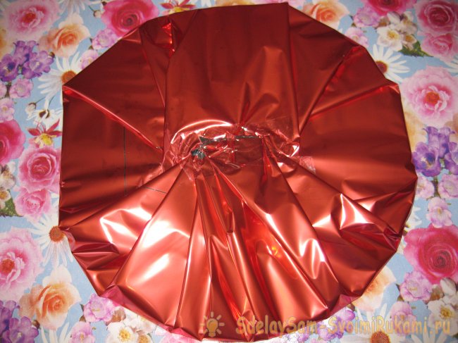 Подарочный торт из памперсов