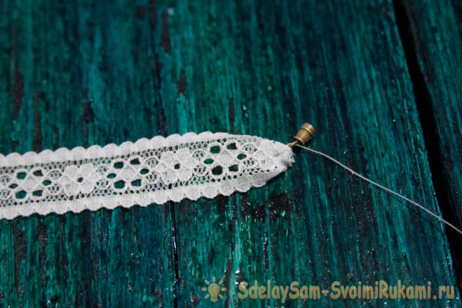 Чокер из кружева и подвески за 10 минут