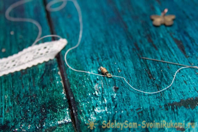 Чокер из кружева и подвески за 10 минут