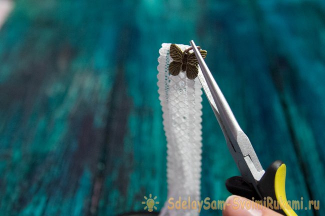 Чокер из кружева и подвески за 10 минут