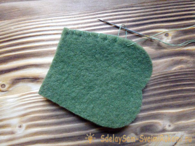 Кактус из фетра в горшочке