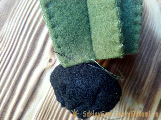 Кактус из фетра в горшочке