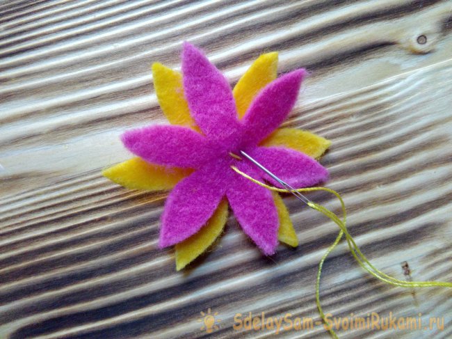 Кактус из фетра в горшочке