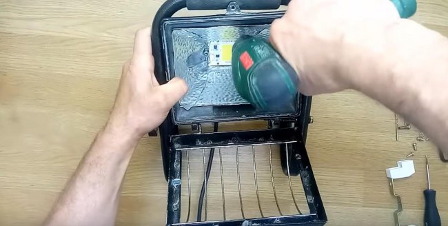 Переделка галогенного прожектора в светодиодный