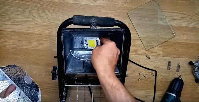 Переделка галогенного прожектора в светодиодный