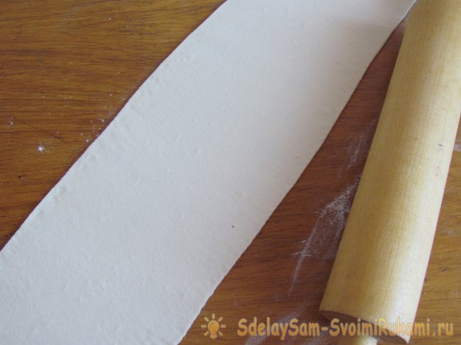 Простые яблочные слойки из готового теста