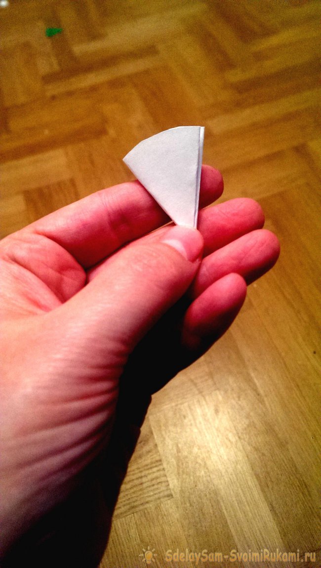 Объемный бумажный цветок