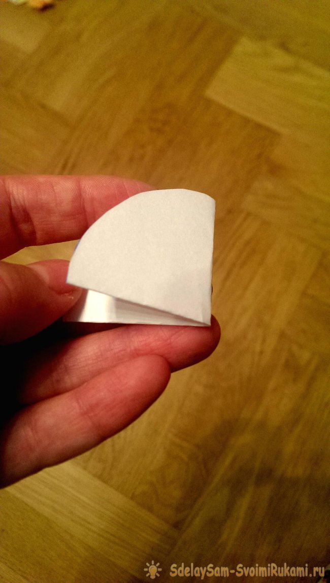 Объемный бумажный цветок