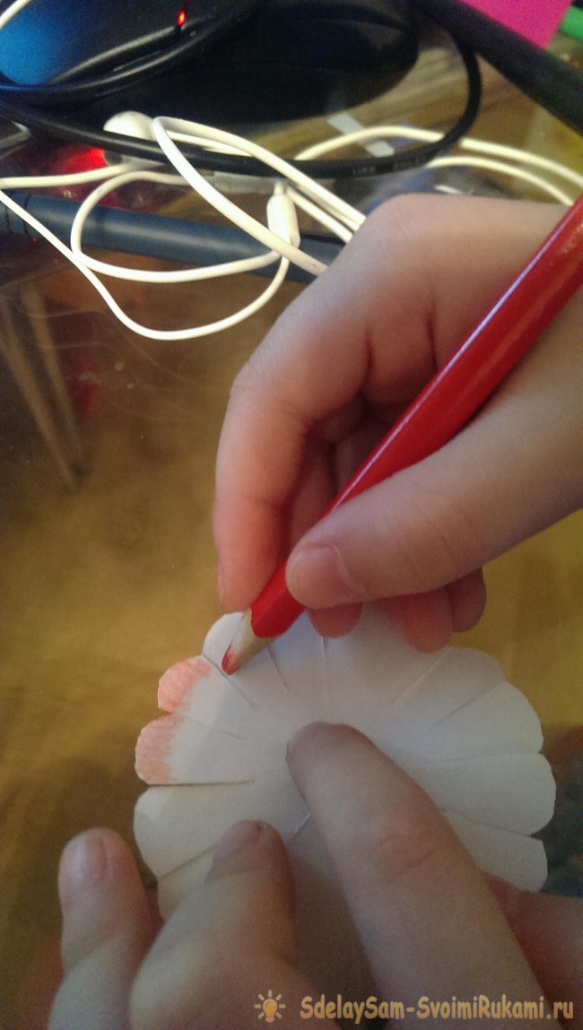 Объемный бумажный цветок