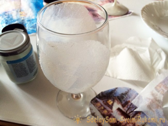 Новогодний подсвечник из бокала