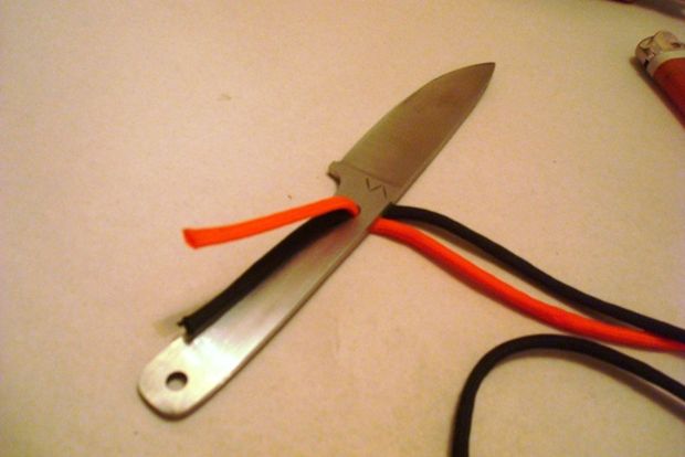 Темляк для ножа, модный аксессуар или реальная необходимость для ножа