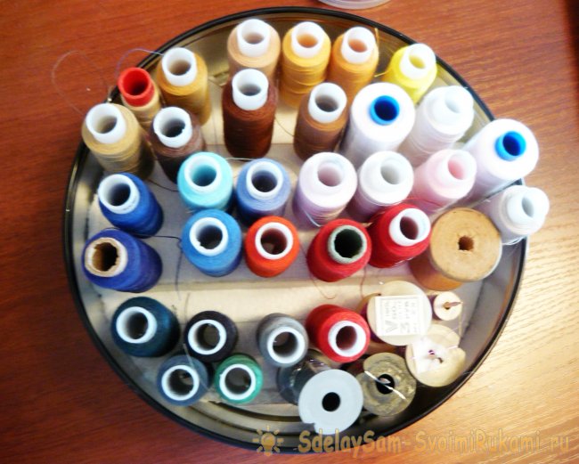 Органайзер для катушек ниток