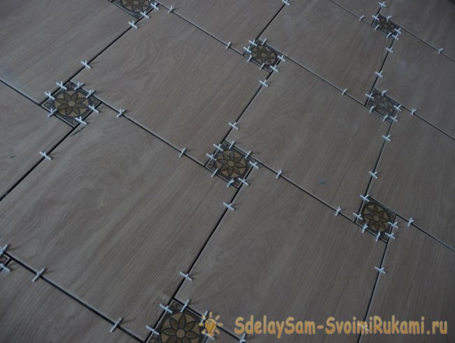 Укладка плитки на пол