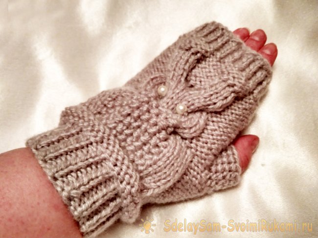 Как связать митенки с узором сова
